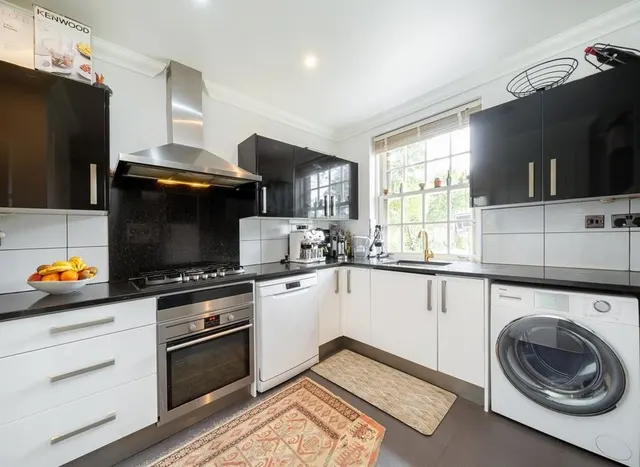 Photo 3 — Gurney Drive, Hampstead Garden Suburb, N2