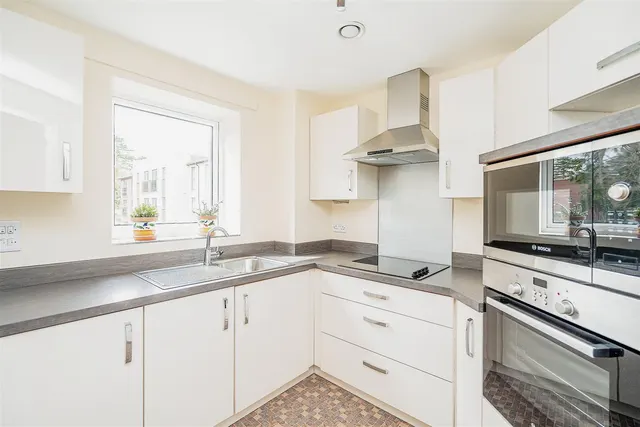 Wood Road, Wolverhampton, WV6, photo 2