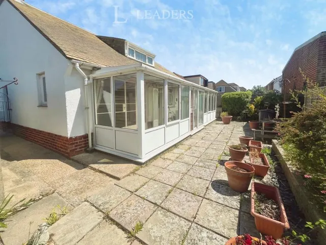 West Haye Road, Hayling Island, PO11, photo 1