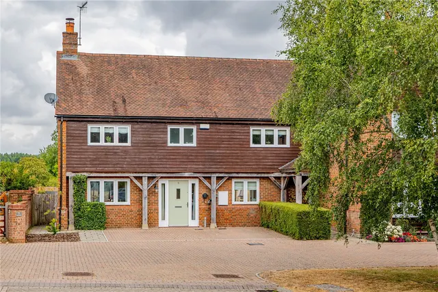4 bedroom house — 8 The Old Barnyard, Pewsey Road, Rushall, Wiltshire, SN9
