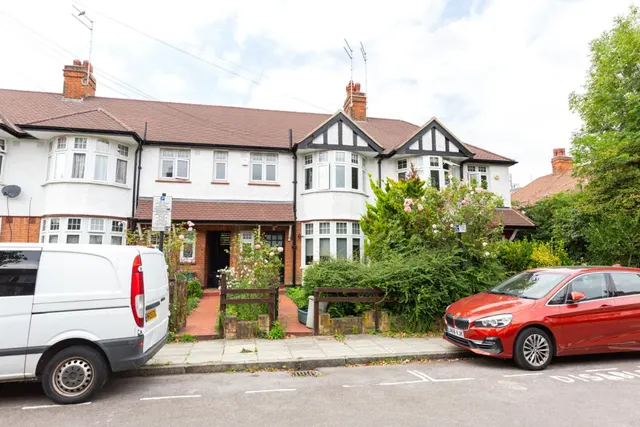 Warlters Close, Holloway, N7, photo 2