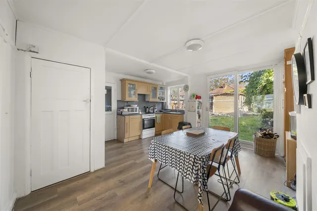 Waverley Avenue, Whitton, photo 3