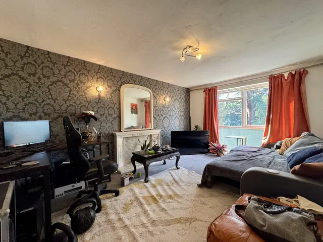 Photo 2 — Fairline Court, Oakwood Avenue, BR3