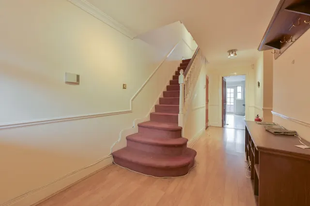 Photo 2 — 2 St Georges Mews, Sutton Court Road, London