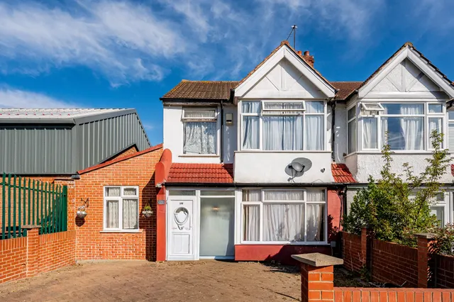 106 Mackenzie Road, Beckenham, photo 1