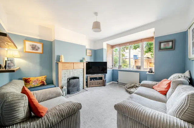 Whitemore Road, Guildford, GU1, photo 2