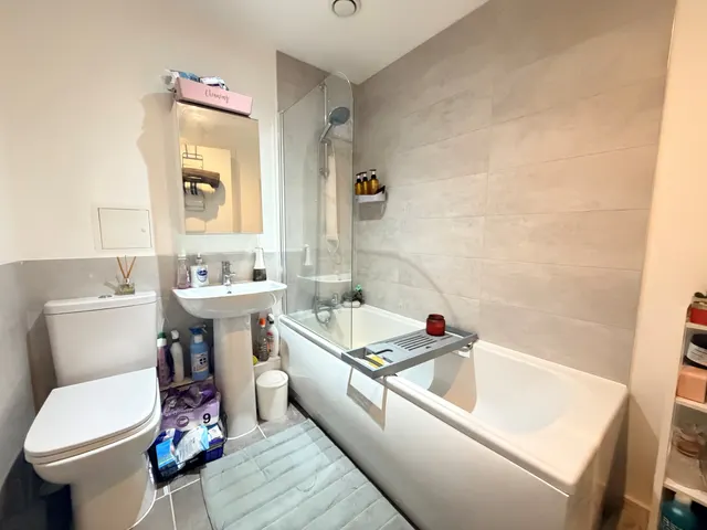 Photo 3 — Ashton Lane, Sale M33 6PS