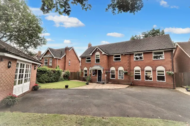 Chilcombe Drive, Telford, photo 1