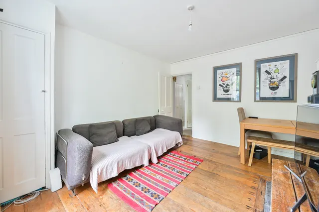 Photo 3 — 9 Rankine House, Bath Terrace, London