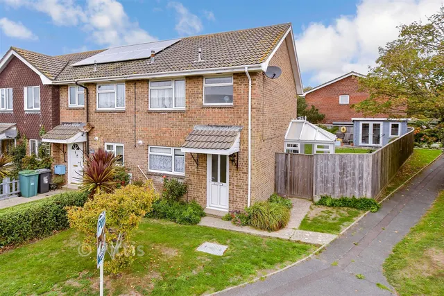 Lanes End, Totland Bay, PO39, photo 1