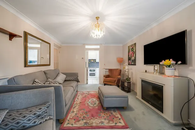 Octavia Way, Staines-up, photo 2