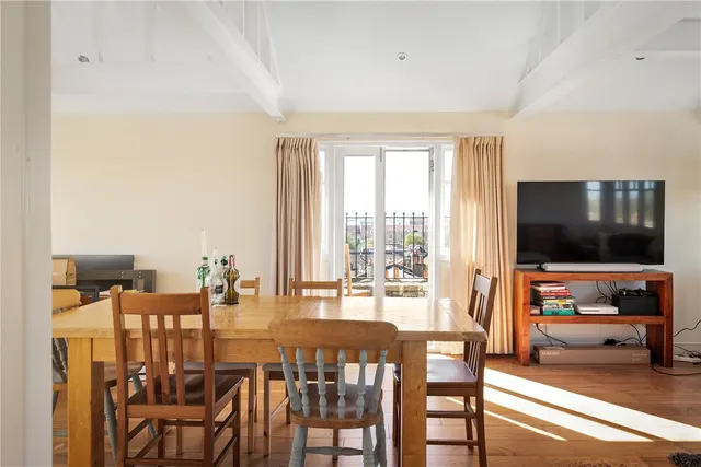 Wandle Road, SW17, photo 2