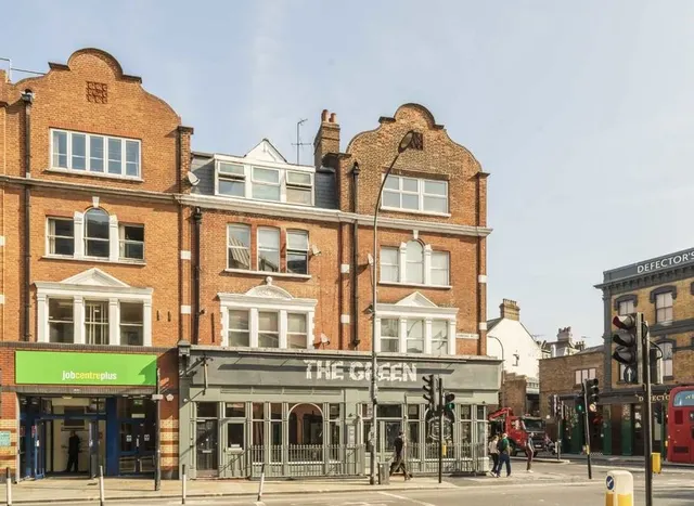 Uxbridge Road, Shepherds Bush, W12, photo 1