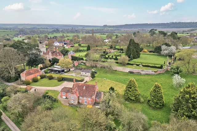 Church Road, Great Cheverell, SN10, photo 1