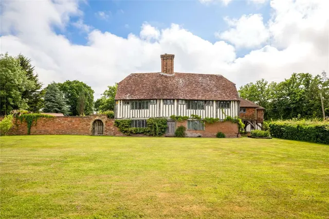 Sissinghurst Road, Biddenden, Ashford, Kent, TN27 8EX, photo 1