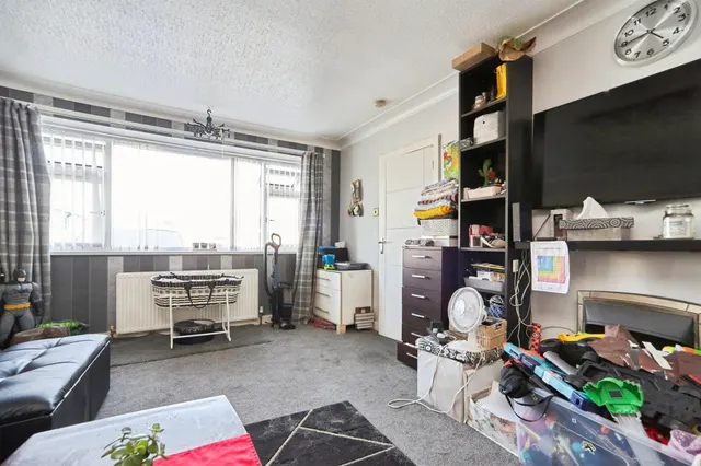 Photo 3 — Shay Drive, Bradford
