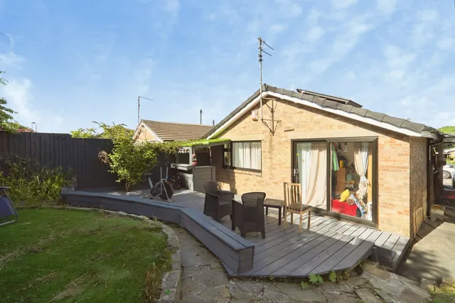 Shay Drive, Bradford, photo 1