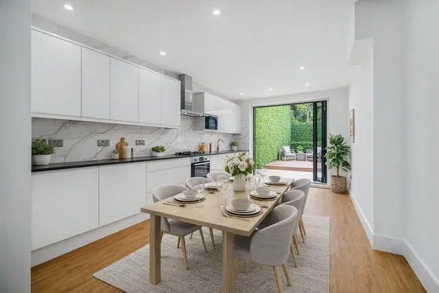 Nightingale Grove, Hither Green, London, SE13, photo 1