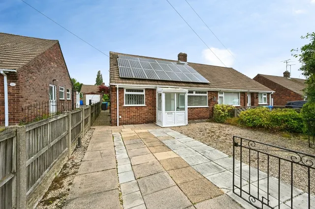 Southwell Road East, Rainworth, Mansfield, Nottinghamshire, NG21, photo 1