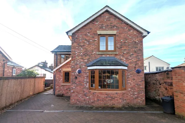 Forest Road, Tarporley, photo 2