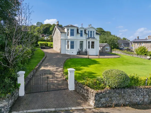 Cliff Cottage, Ardencraig Road, Rothesay, Isle of Bute, PA20 9LA, photo 1