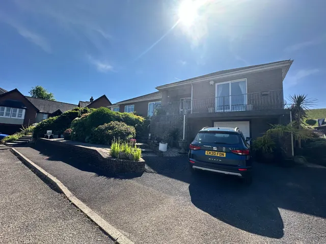 Parc y Llan, Llandybie, SA18, photo 2