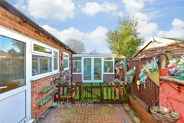 Churcher Road, Westbourne, PO10, photo 2