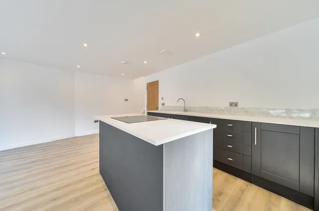 Batchelor Gardens, Harrogate, HG1, photo 2