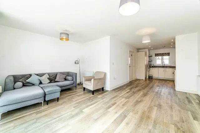 Lawrence Place, Shinfield, RG2, photo 3
