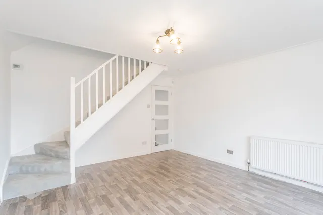 Carlton Street, Farnworth, BL4, photo 2