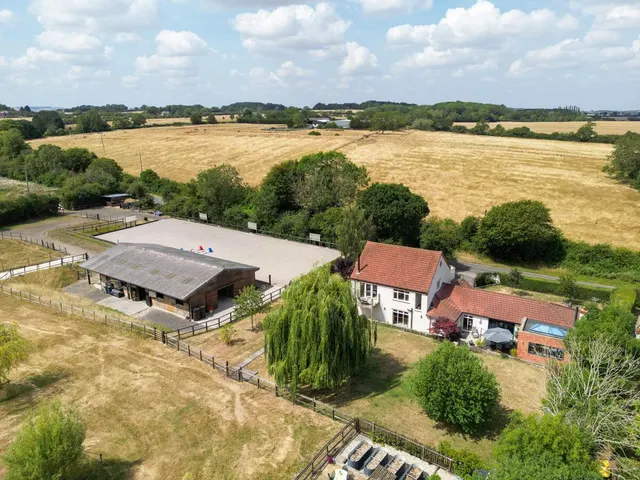 Kineton Road, Pillerton Priors, CV35, photo 2