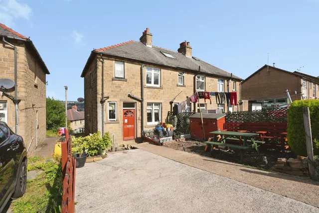 Close Hill Lane, Newsome, Huddersfield, photo 1
