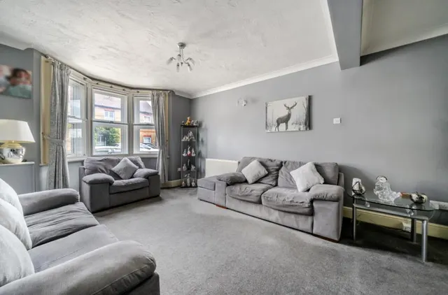 Albany Road, Old Windsor, SL4, photo 2