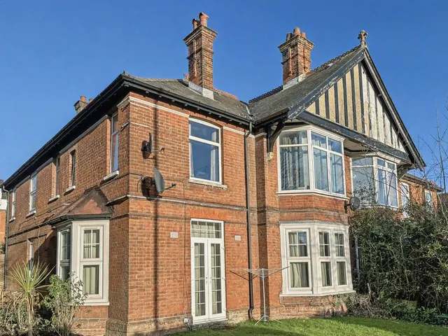 West Wycombe Road, High Wycombe, HP12, photo 1