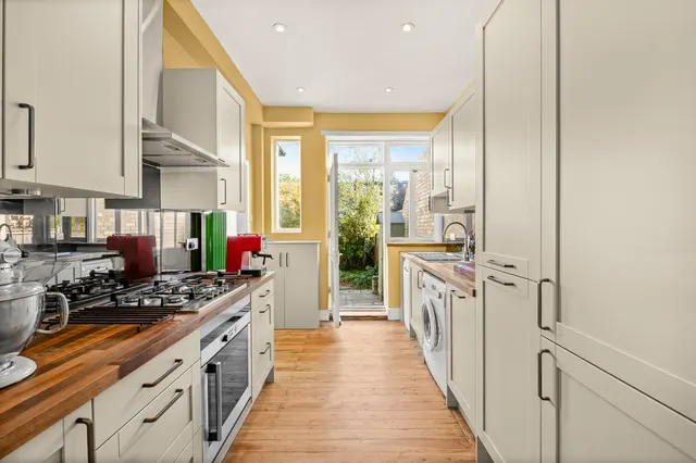 Observatory Road, East Sheen, SW14, photo 3