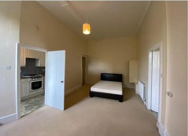 Sandhurst Lodge, Crowthorne, RG45, photo 3