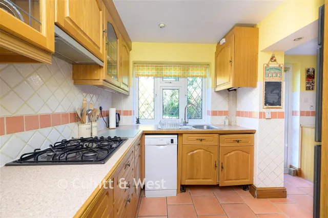Epsom Lane South, Tadworth, KT20, photo 3