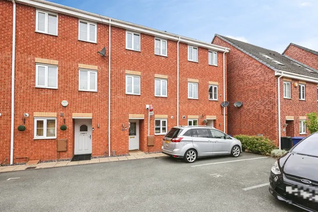 The Infield, HALESOWEN, photo 1
