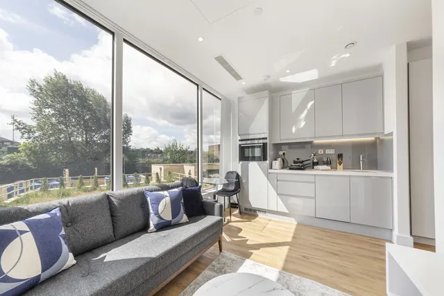 Photo 3 — Westgate House, Ealing