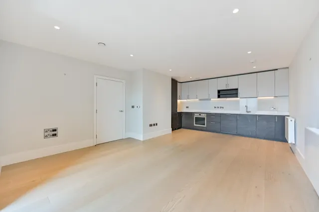 Showflat 4 (2 bed), Charter Place, Hounslow, photo 1