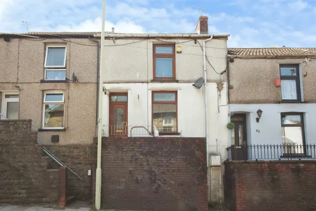 Penygraig Road, Tonypandy, CF40, photo 1