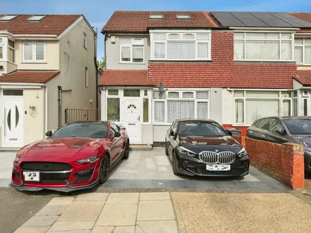 Wentworth Road, Southall, UB2, photo 1