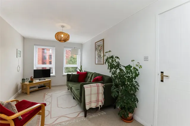 Photo 2 — Greenholme Street, Cathcart, Glasgow, G44