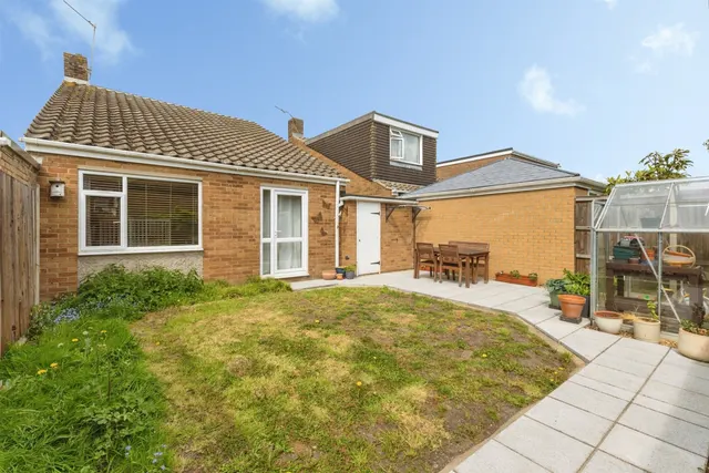 Meadow Way, Norwich, photo 1