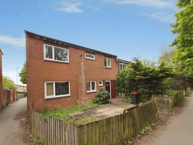 Bishopdale, Brookside, Telford TF3 1SF, photo 1