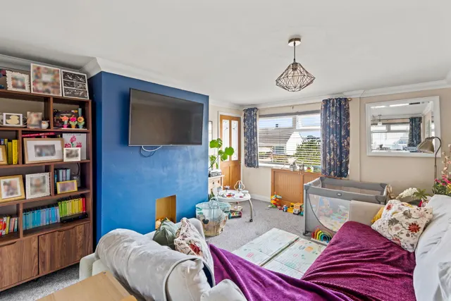 Beatrice Gardens, Saltash, PL12, photo 2