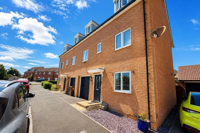 Gamelan Crescent, Hoo St Werburgh, Rochester, photo 1