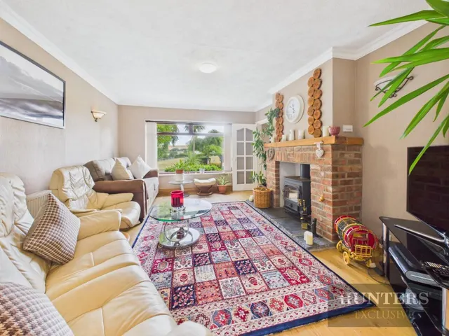High Street, Burniston, YO13, photo 2