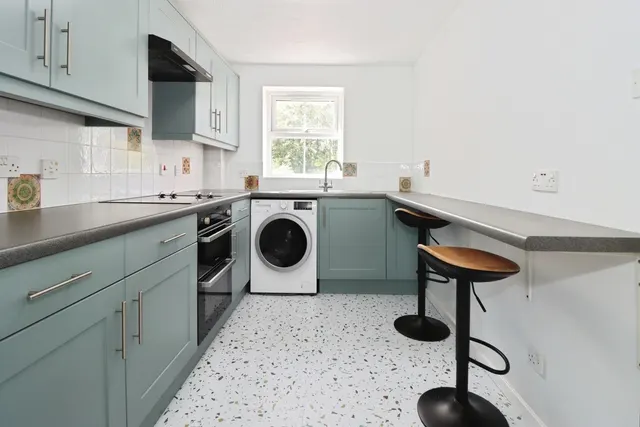 Photo 2 — Lake View, Alcove Road, Fishponds, Bristol, BS16
