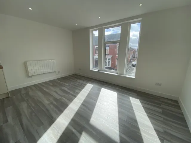 Photo 2 — Hungerford Rd, Crewe